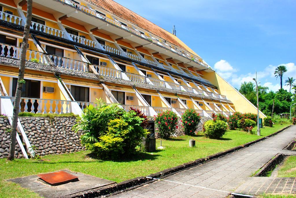 Leyte Park Resort Hotel Таклобан Номер фото