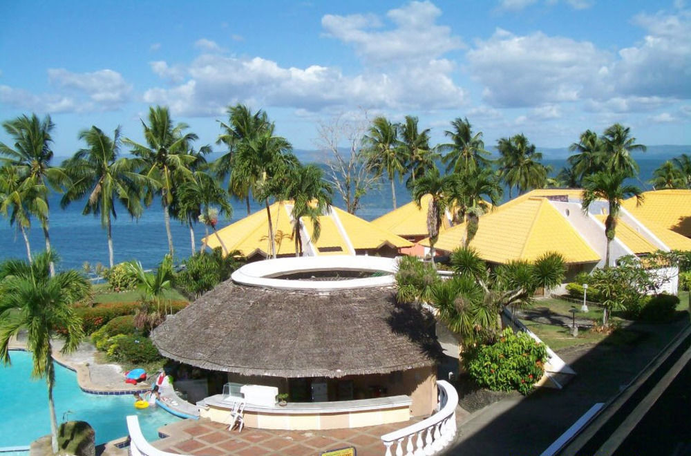 Leyte Park Resort Hotel Таклобан Экстерьер фото