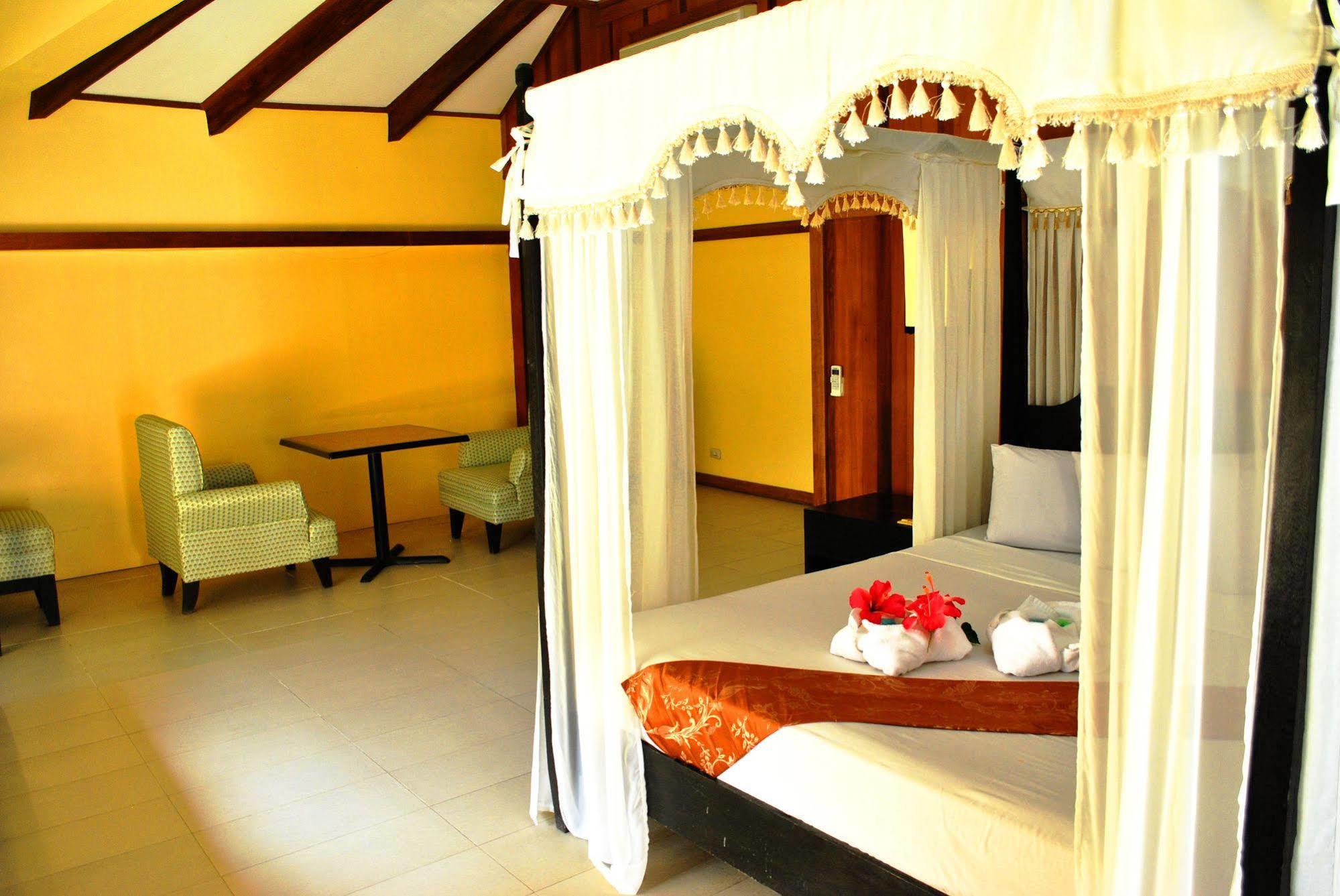 Leyte Park Resort Hotel Таклобан Экстерьер фото