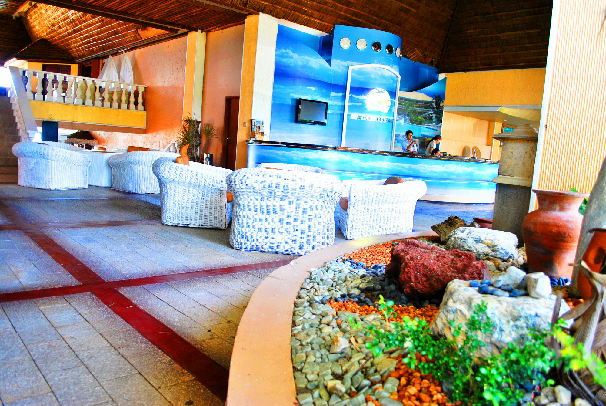 Leyte Park Resort Hotel Таклобан Экстерьер фото